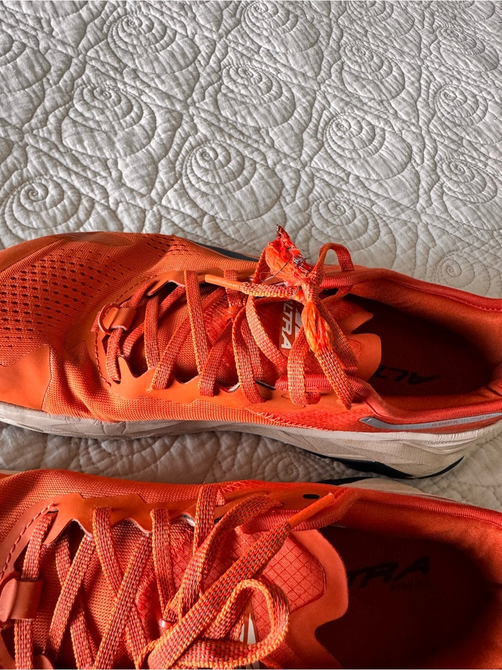 Altra Bright Orange Trail Running Shoes with Cream Midsole size 10.5 - Picture 4 of 5